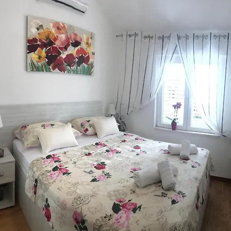 One Bedroom With Terrace * دوبروفينك